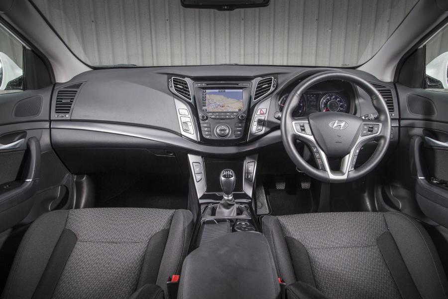  Hyundai i40 Sedan 2015 года  (UK) (фото 4 из 22)